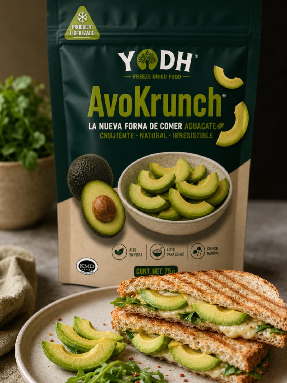 Panini de AvoKrunch con queso manchego y pesto